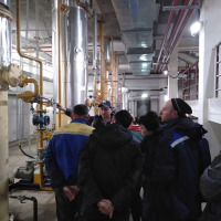 哈薩克斯坦200噸大豆浸出工程項目，現場項目經理給工廠員工進行培訓1（in Kazakstan 200 tons soybean leach project, the project manager was training staffs-photo 1）